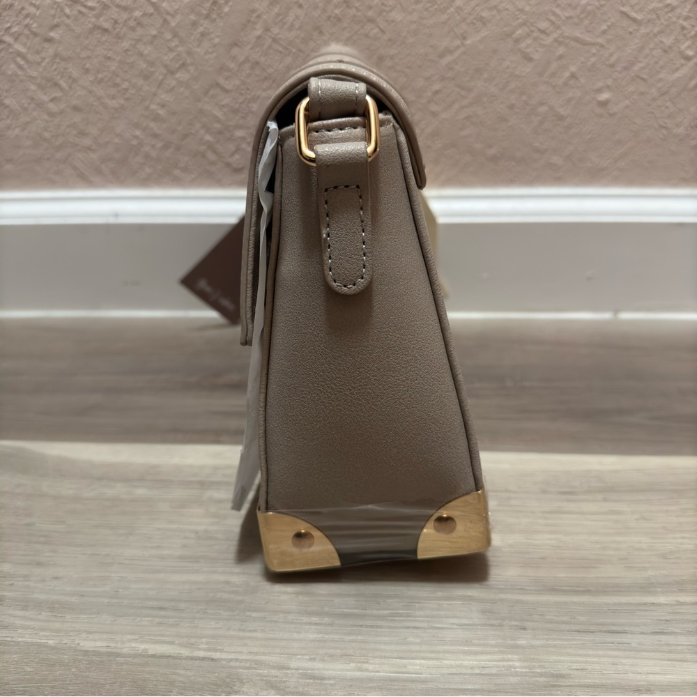 Yani J'adore Beige and Gold Crossbody Bag with Adjustable Strap - Picture 5 of 6